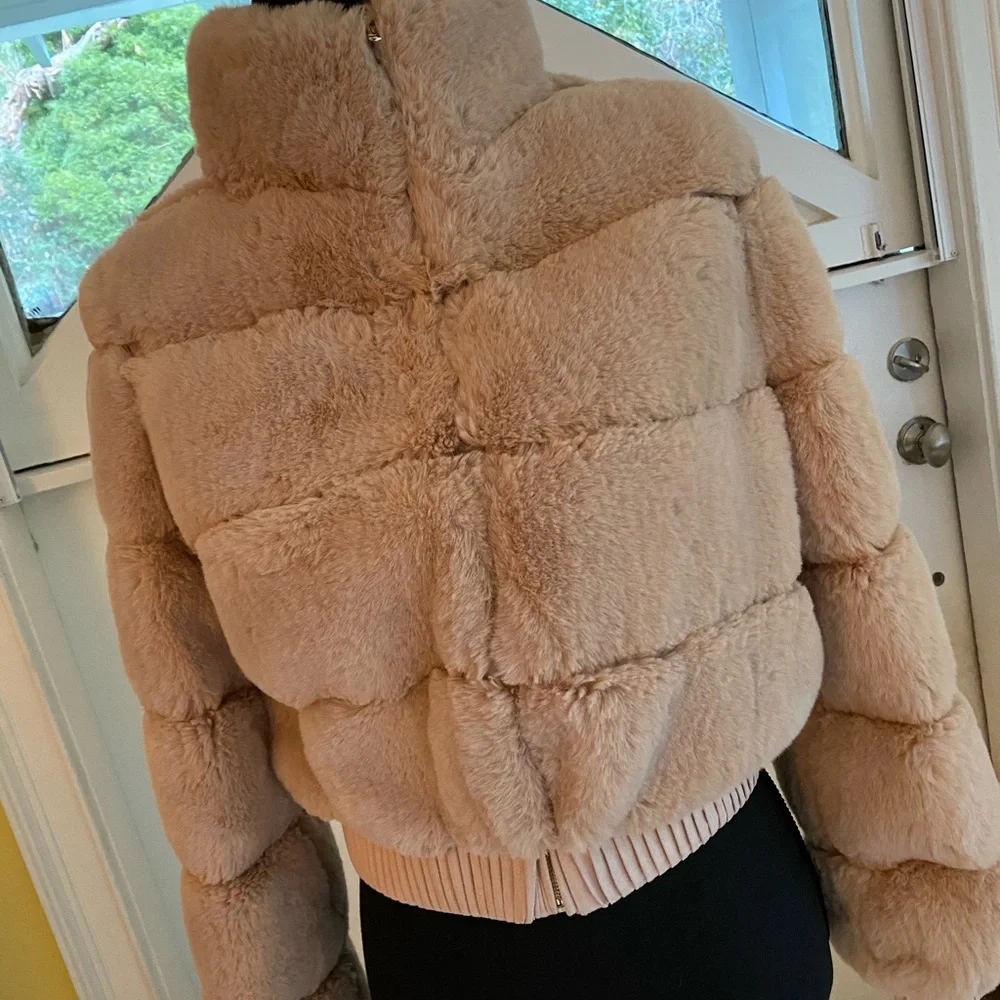 Soft Pink Fur Coat - Picture 8 of 9